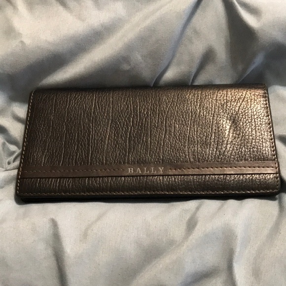 Bally Handbags - Like new Bally wallet